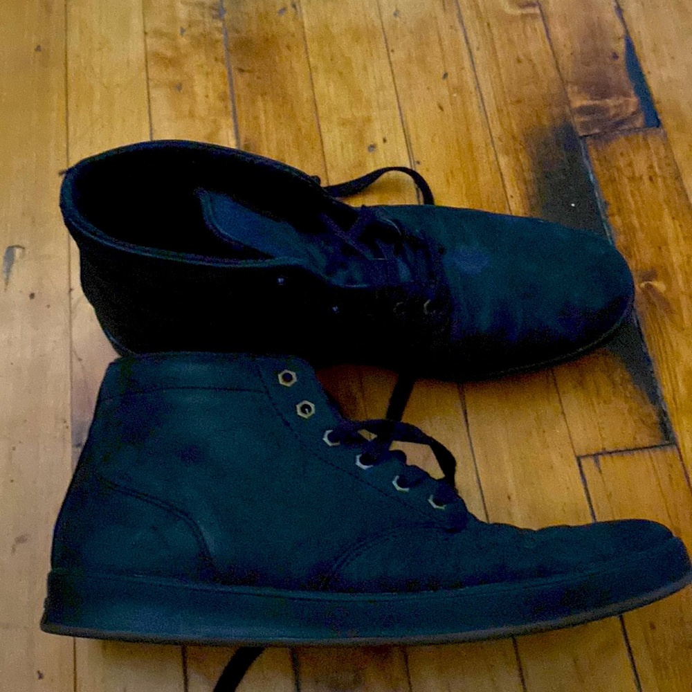 Water-proof hiking boots/skate shoes